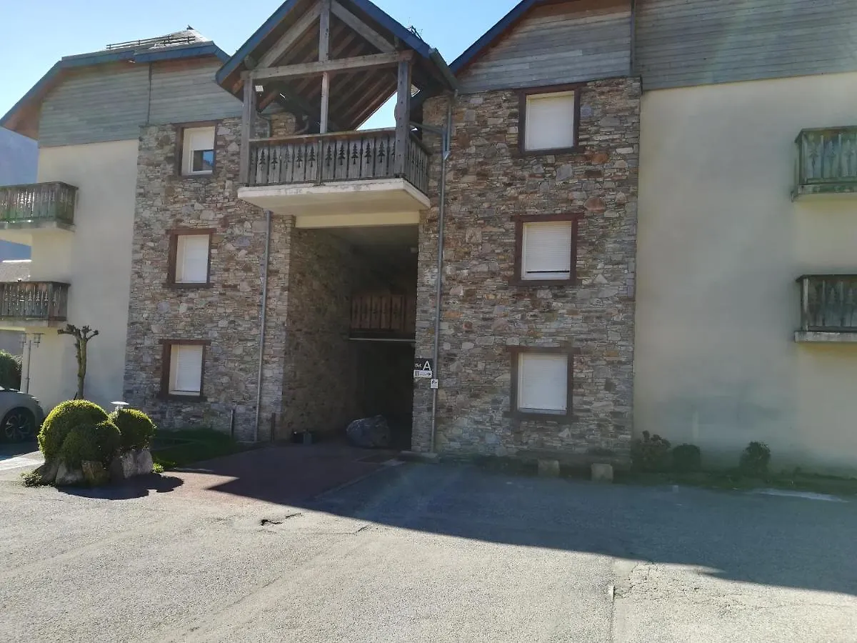 Appartement T3 - 5 Pers - Les Pics D Aran 3* Bagneres-de-Luchon Apartment